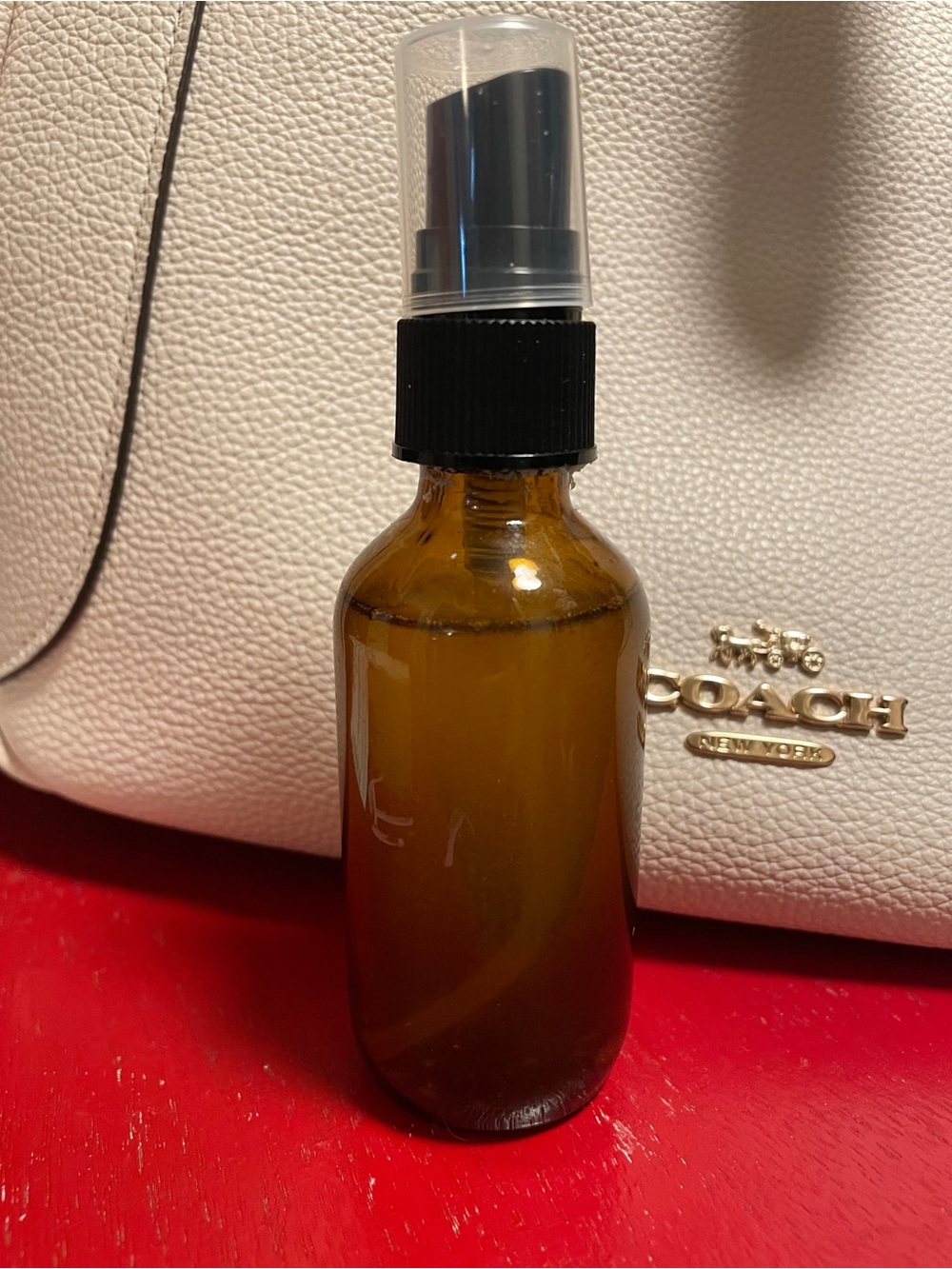 Deoderizing purse spray 2oz bottle - Picture 2 of 2